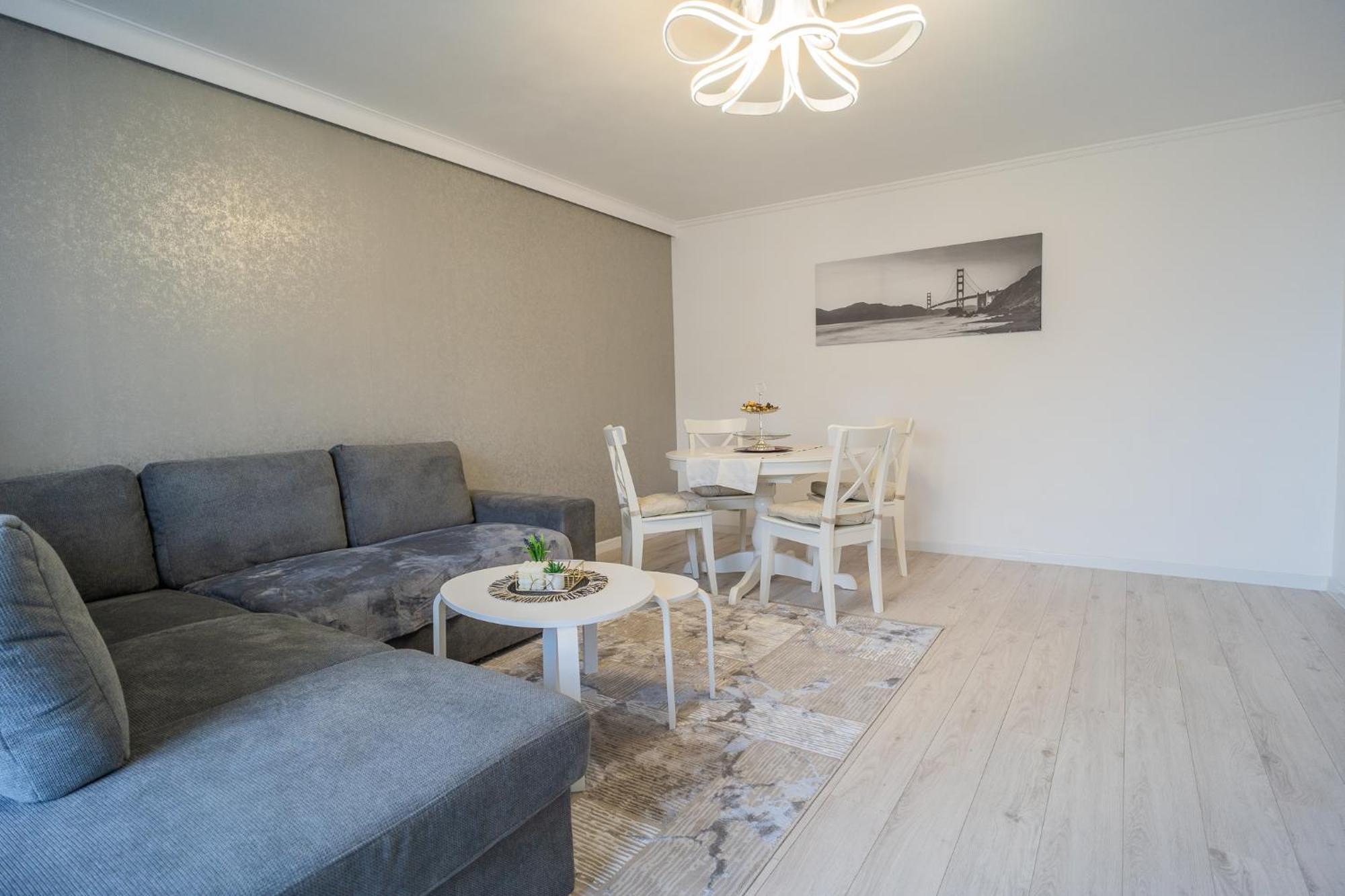 Luxury 2Br On Decebal Avenue Apartment บูคาเรสต์ ภายนอก รูปภาพ