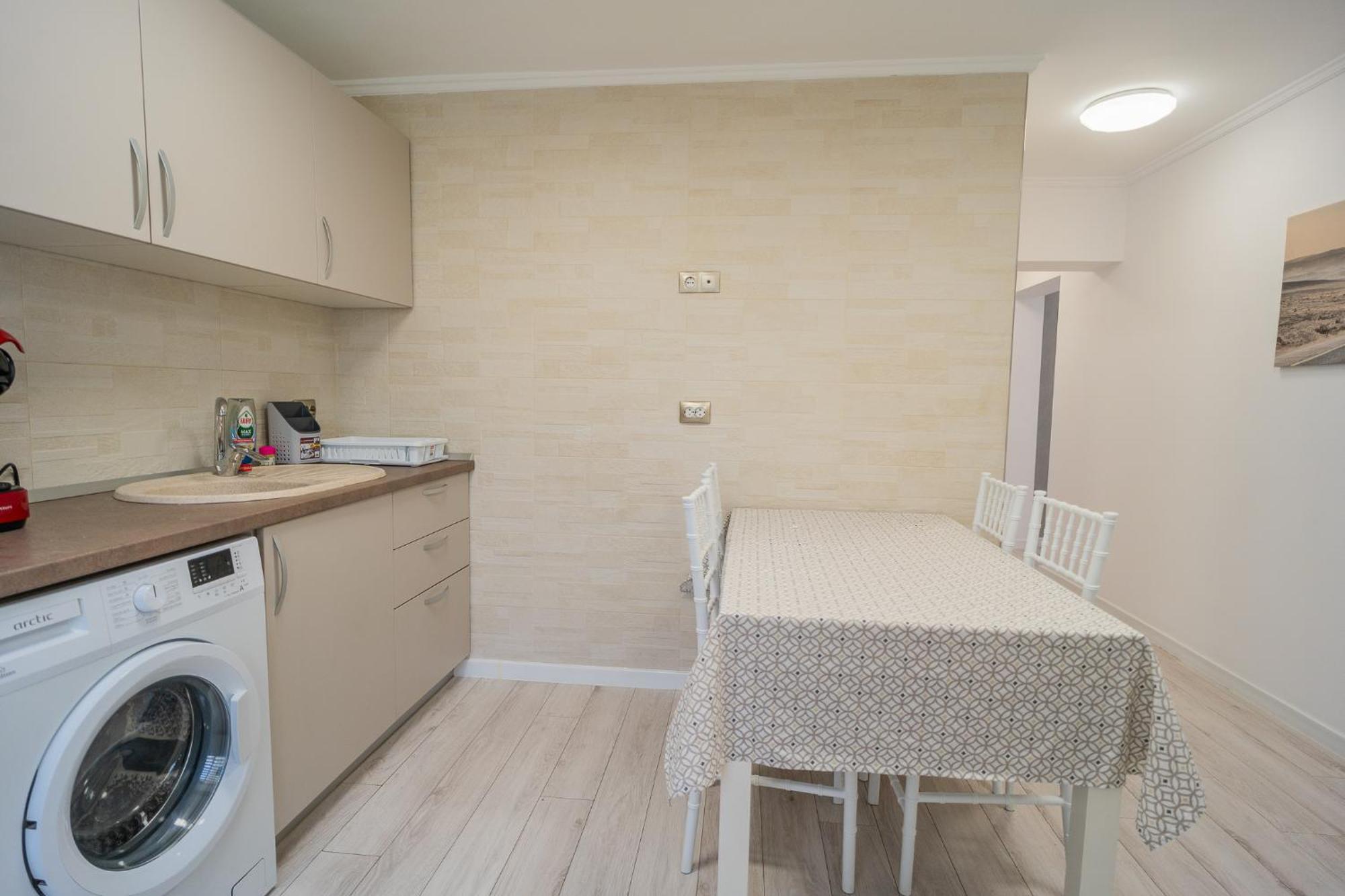Luxury 2Br On Decebal Avenue Apartment บูคาเรสต์ ภายนอก รูปภาพ