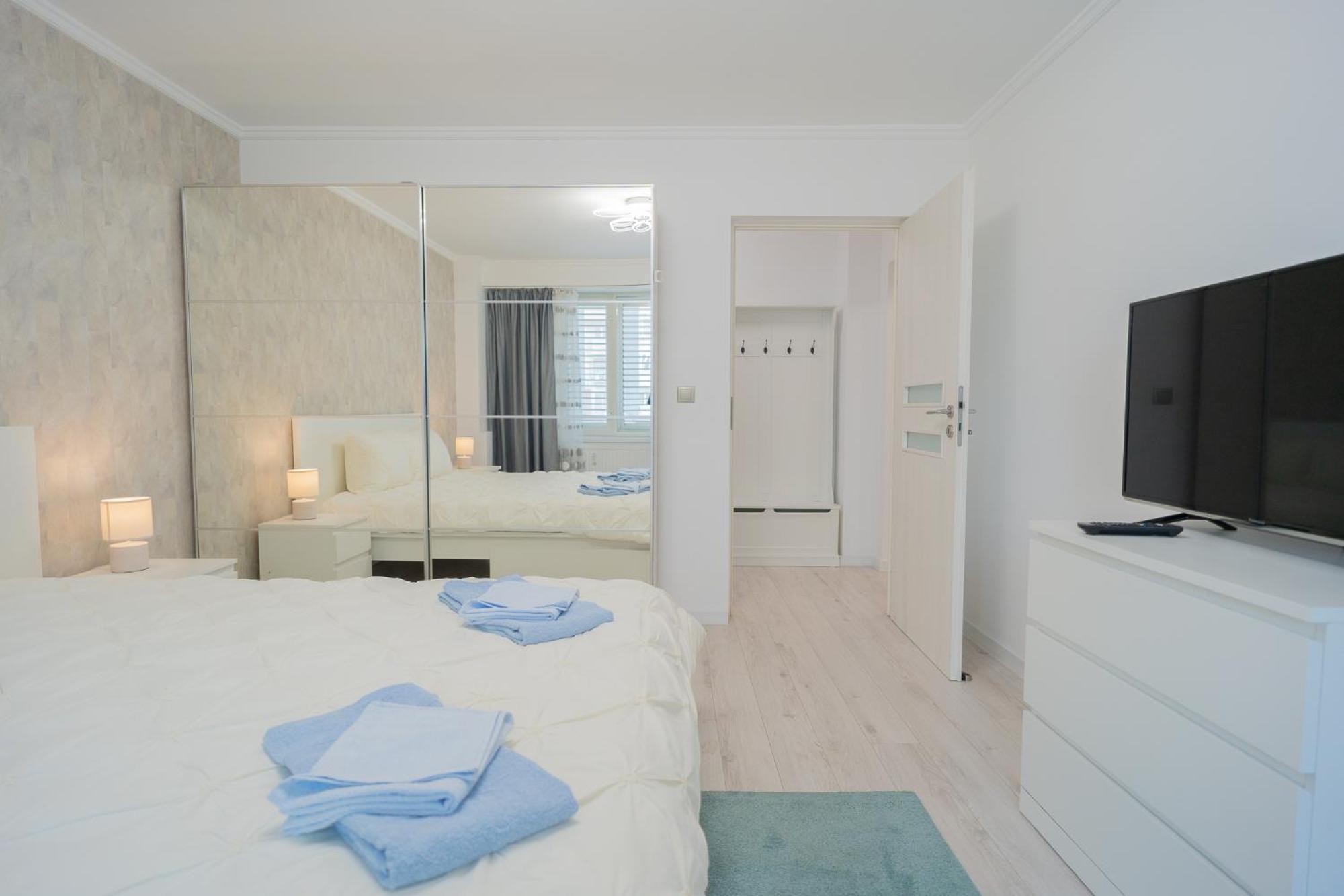 Luxury 2Br On Decebal Avenue Apartment บูคาเรสต์ ภายนอก รูปภาพ