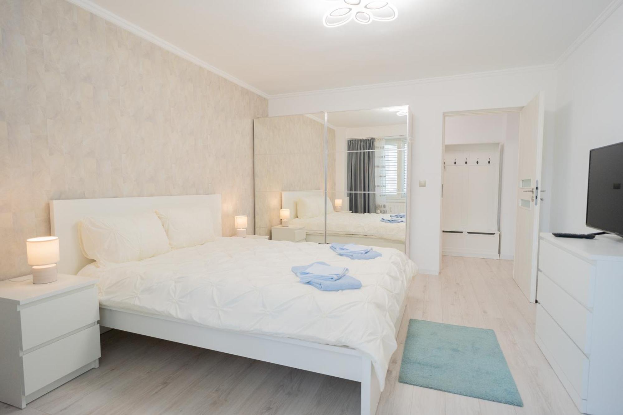 Luxury 2Br On Decebal Avenue Apartment บูคาเรสต์ ภายนอก รูปภาพ