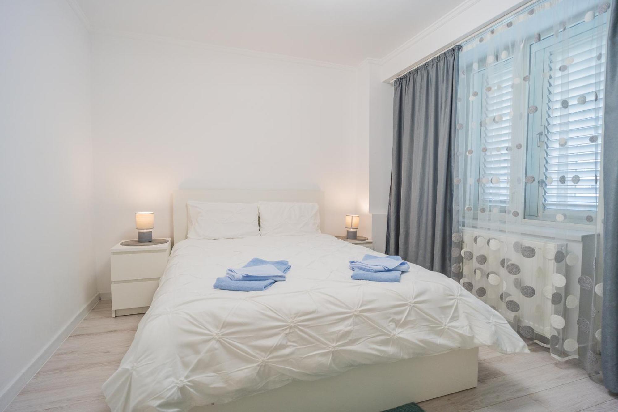 Luxury 2Br On Decebal Avenue Apartment บูคาเรสต์ ภายนอก รูปภาพ
