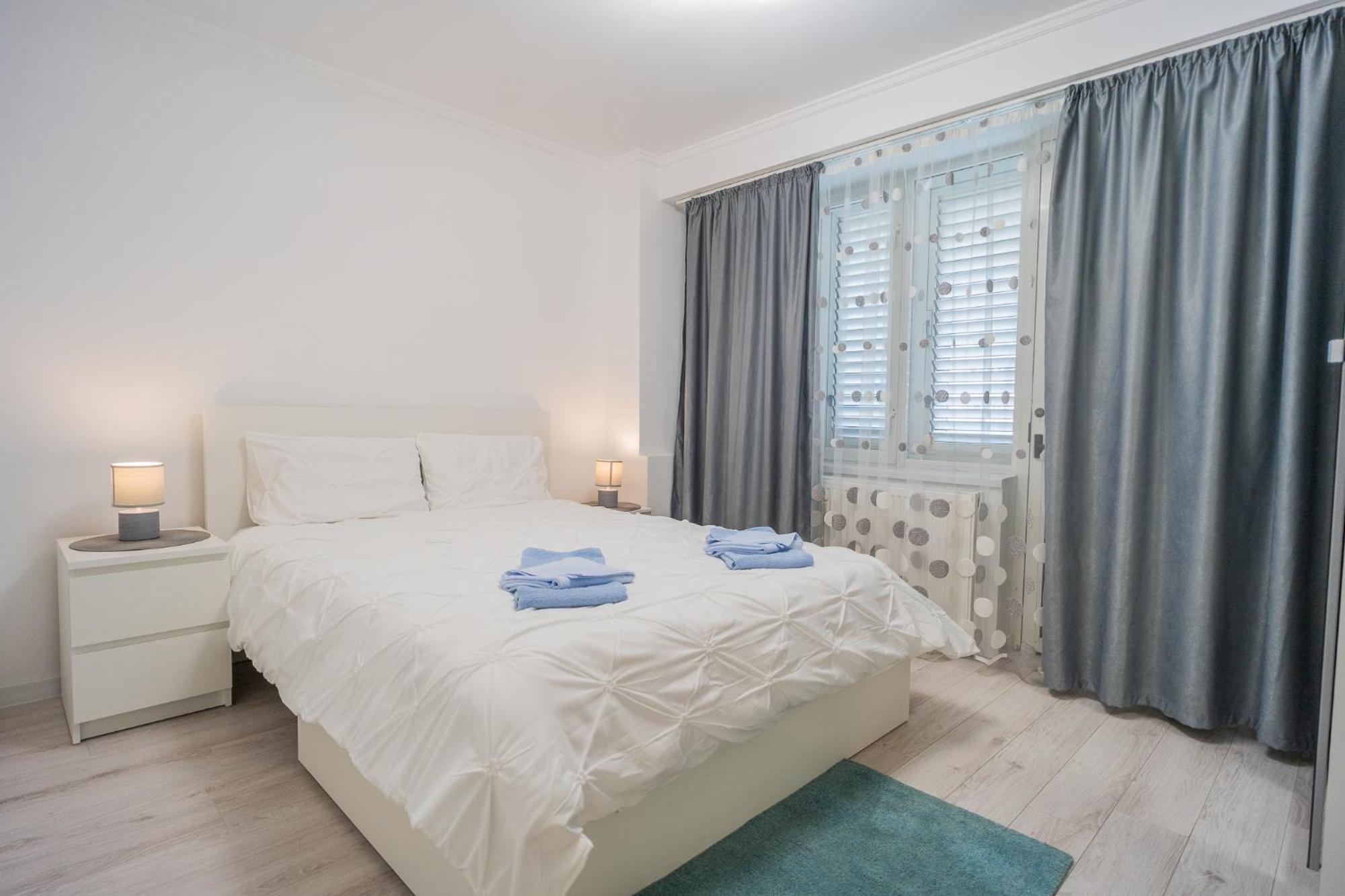 Luxury 2Br On Decebal Avenue Apartment บูคาเรสต์ ภายนอก รูปภาพ