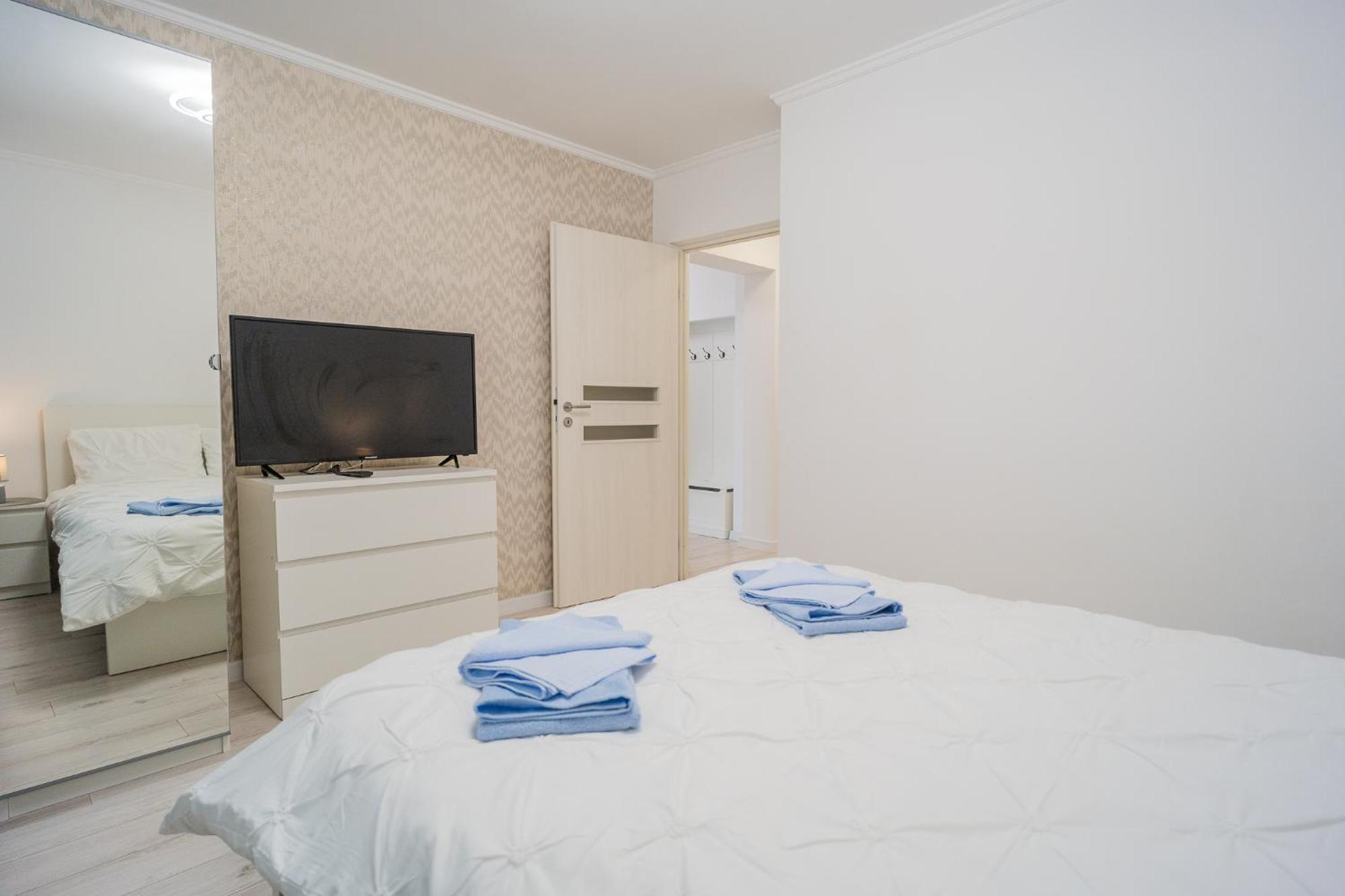 Luxury 2Br On Decebal Avenue Apartment บูคาเรสต์ ภายนอก รูปภาพ