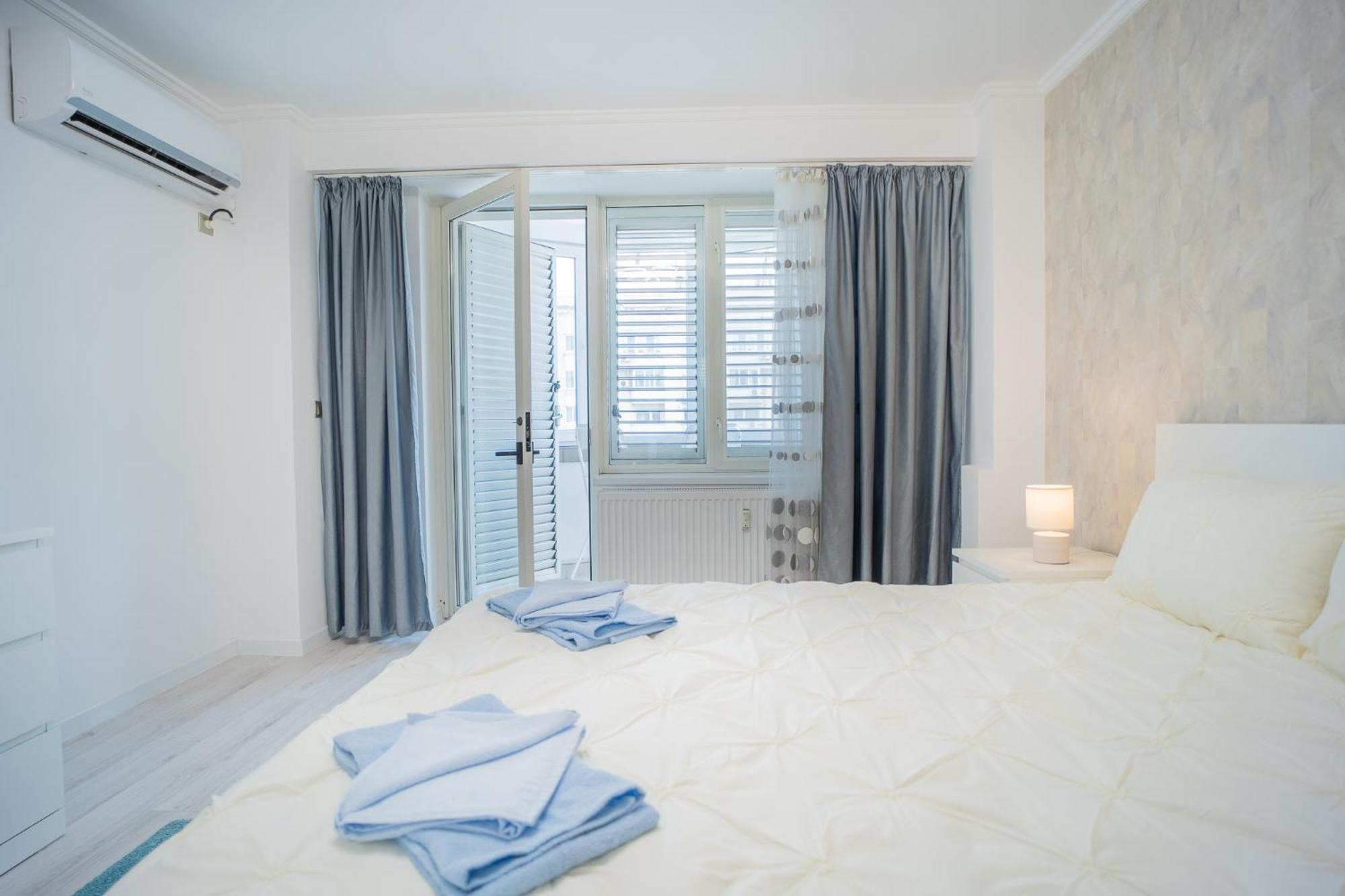 Luxury 2Br On Decebal Avenue Apartment บูคาเรสต์ ภายนอก รูปภาพ