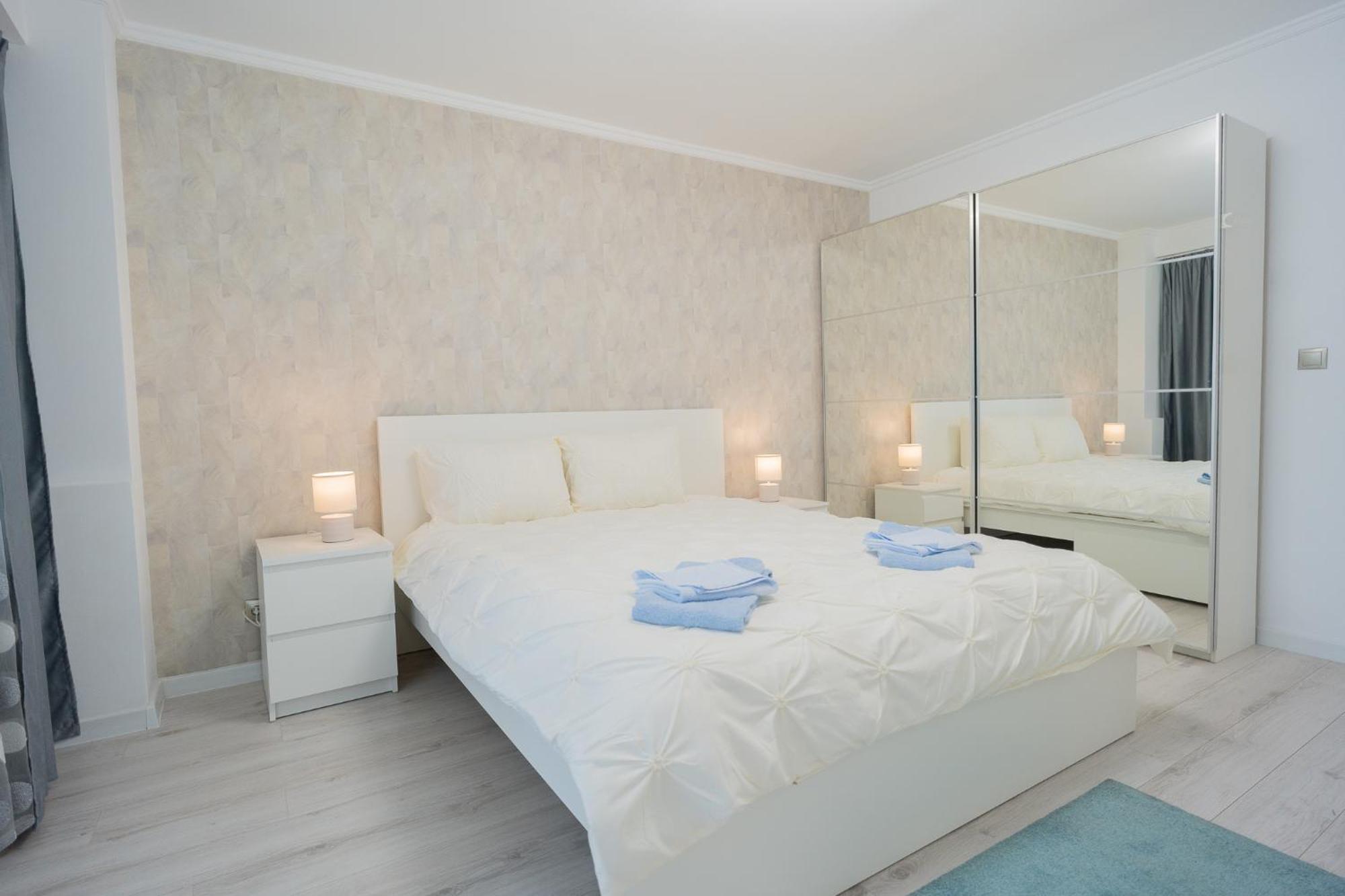 Luxury 2Br On Decebal Avenue Apartment บูคาเรสต์ ภายนอก รูปภาพ